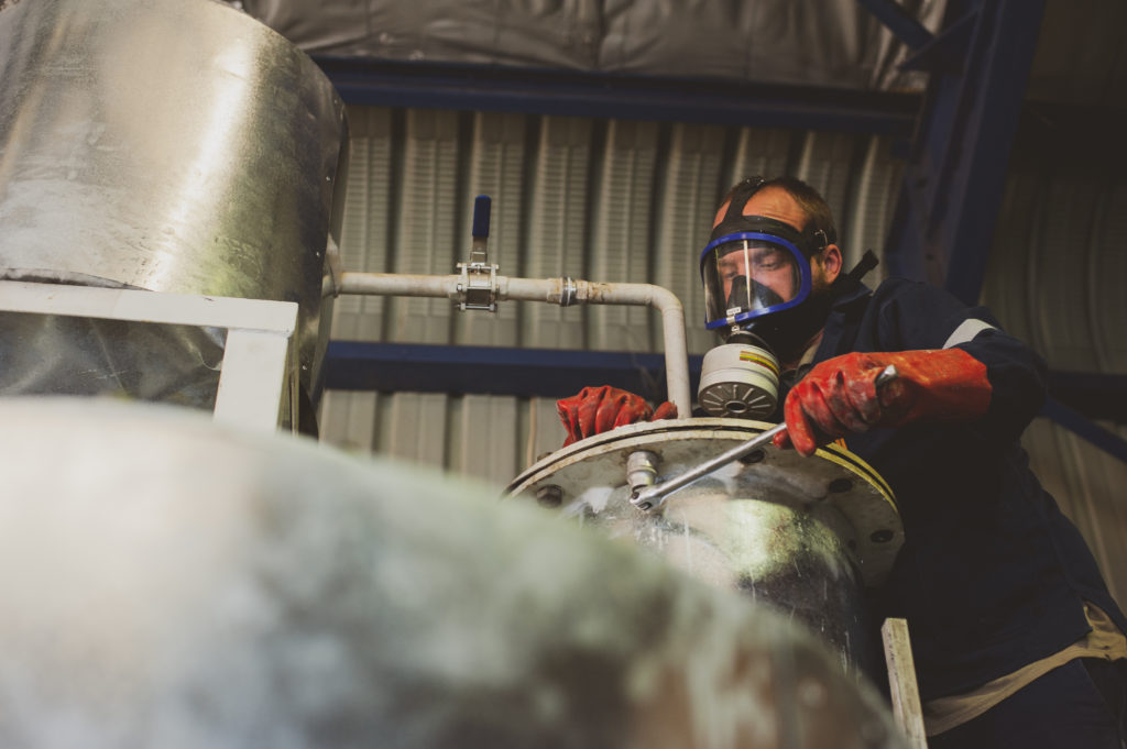 Eluting gold from carbon